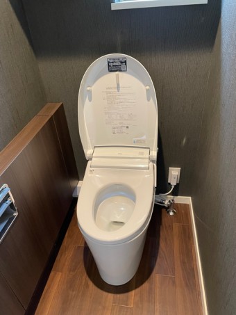 LIXIL サティスSタイプ 手洗器付ストレート型にお取替え 品川区S様邸 LIXIL サティスSタイプ 手洗器付ストレート型にお取替え 品川区S様邸